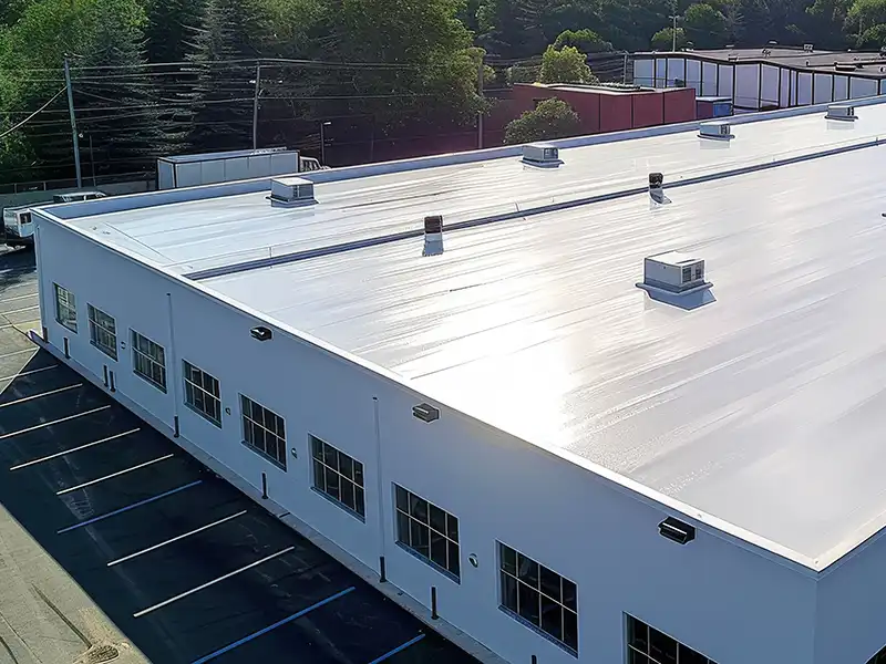 Commercial building with a flat, white roof
